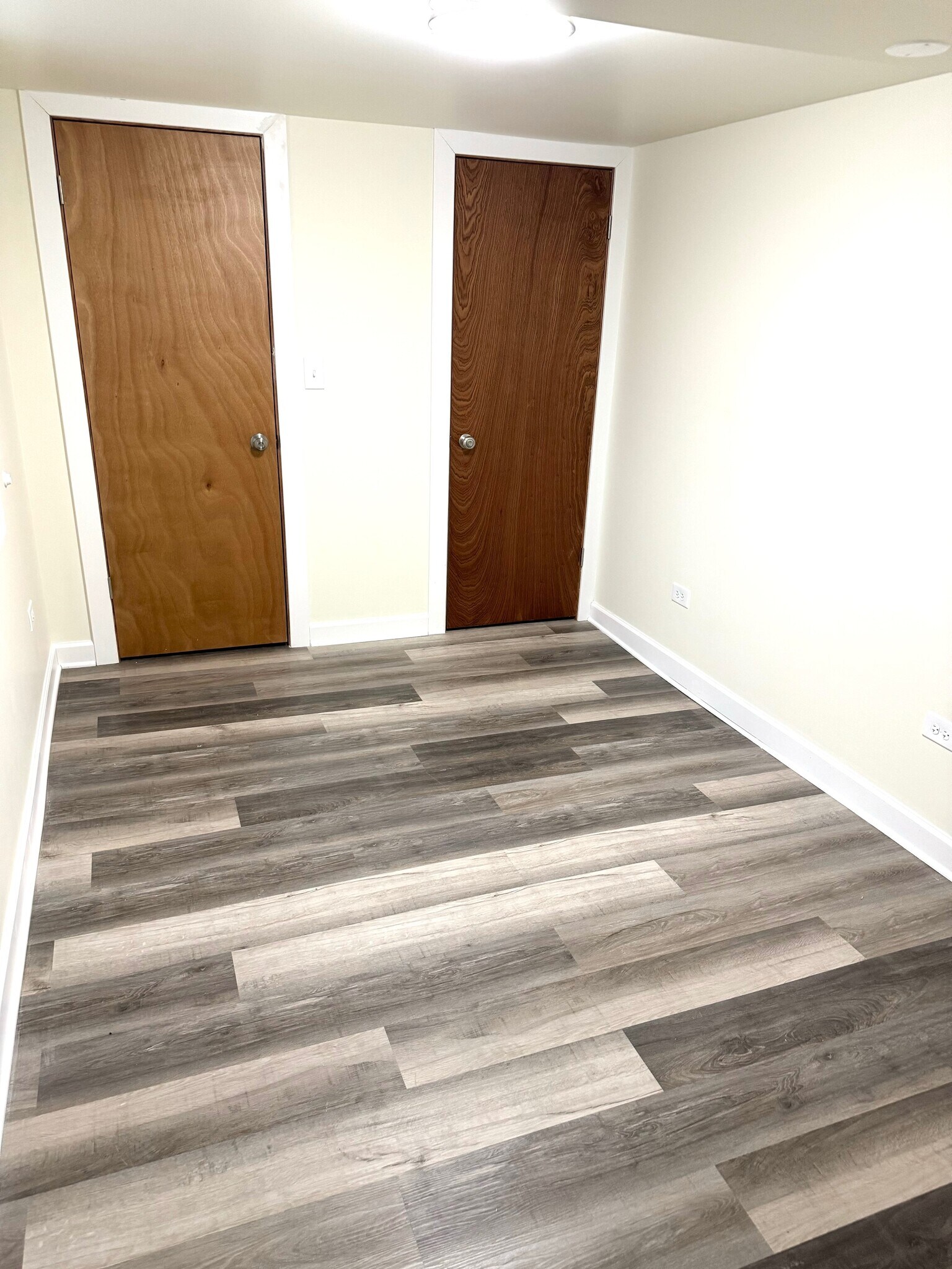 Building Photo - 10351 Cambridge St