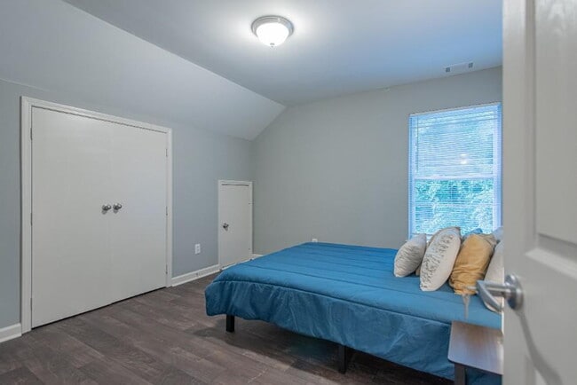 Building Photo - The Gun Club | Make yourself at home in this West-Side Reservoir Park Home, a 5-minute walk to bu...