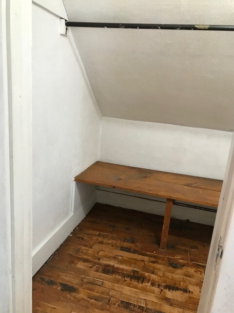 Building Photo - 3 Bedroom Home with Bonus Room - Available September 1st