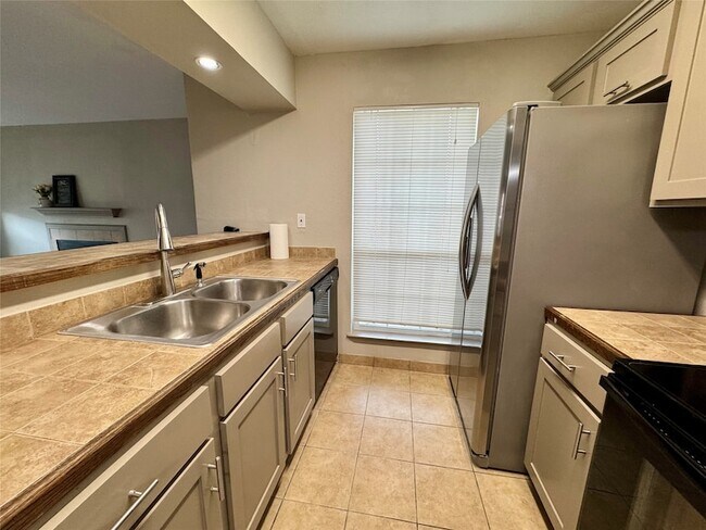 Building Photo - 5981 Arapaho Rd