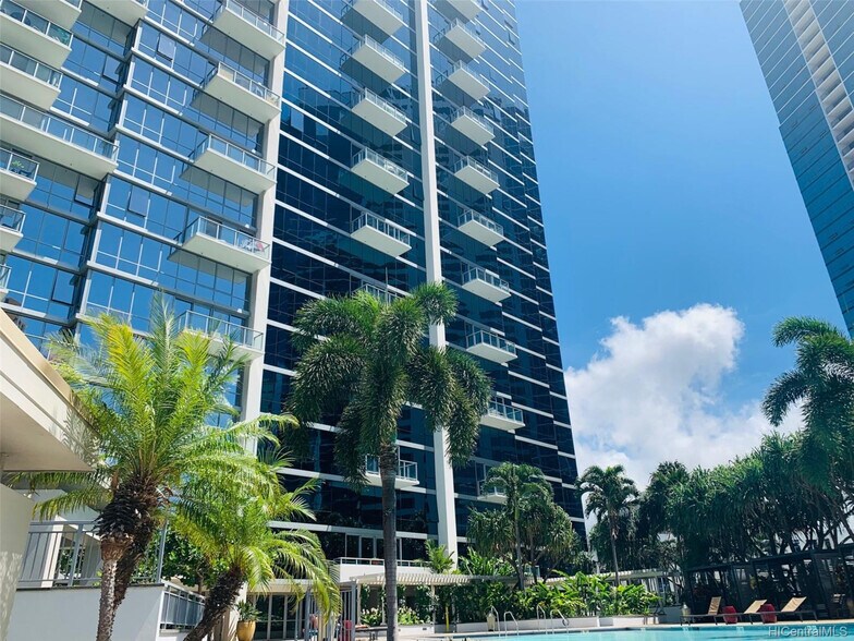 Building Photo - 1189 Waimanu St