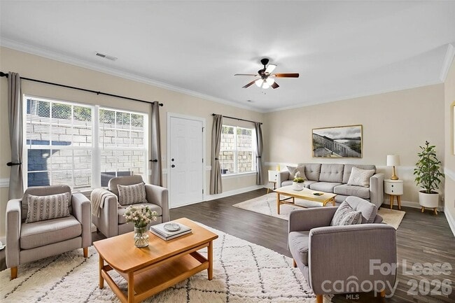 Building Photo - 163 Forest Ridge Rd