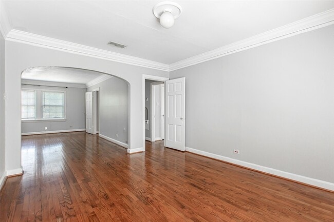 Building Photo - 5442 Longview St