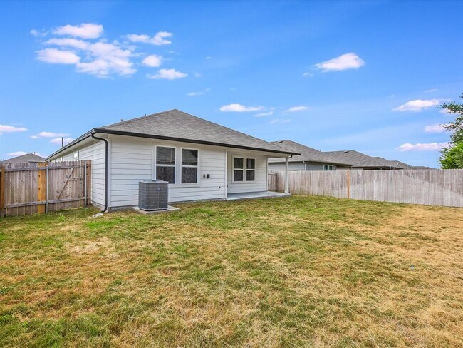 Building Photo - 1305 Camden Ln