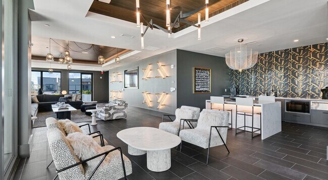 Building Photo - 1007 S Mint St