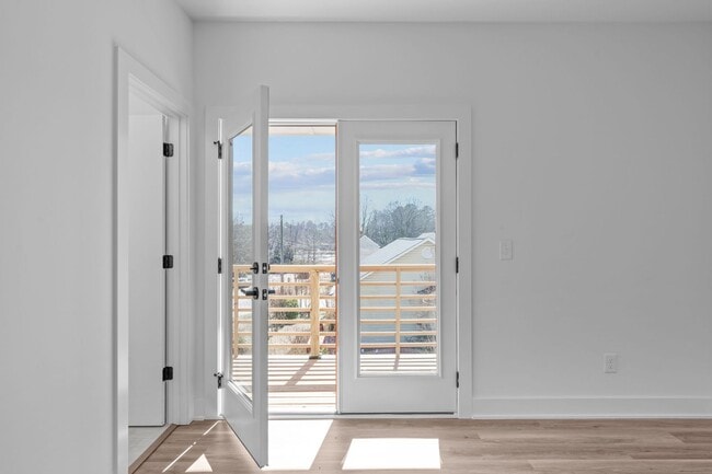 Building Photo - Luxurious Newly Built 3BD, 4BA Downtown Raleigh Townhome with Spacious Balcony and Natural Light ...