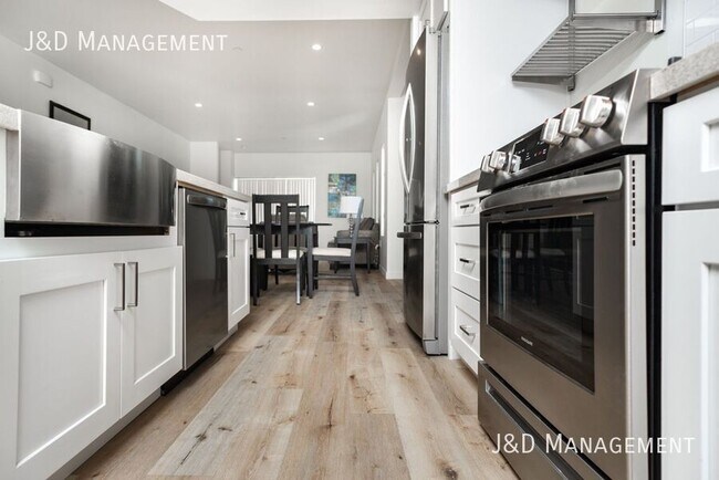 Building Photo - 3333 Reynard Way