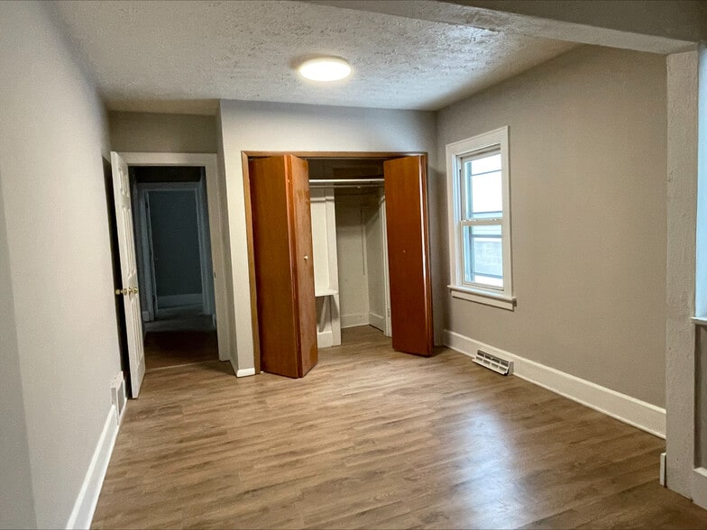 Building Photo - 995 Nevin St