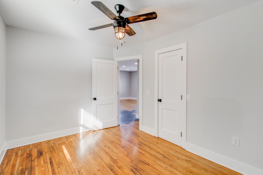 Building Photo - 2311 Bull St