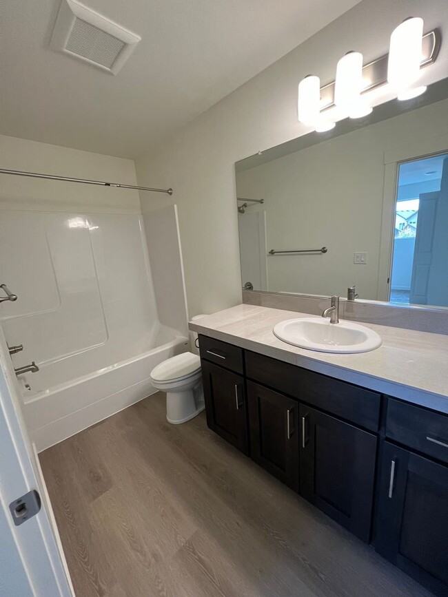 Building Photo - Brand new beautiful townhome in Vancouver!...