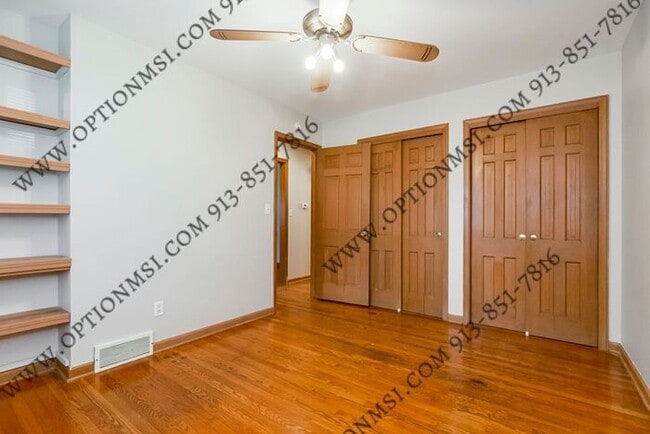 Building Photo - Close to downtown OP!!! Includes Water, El...
