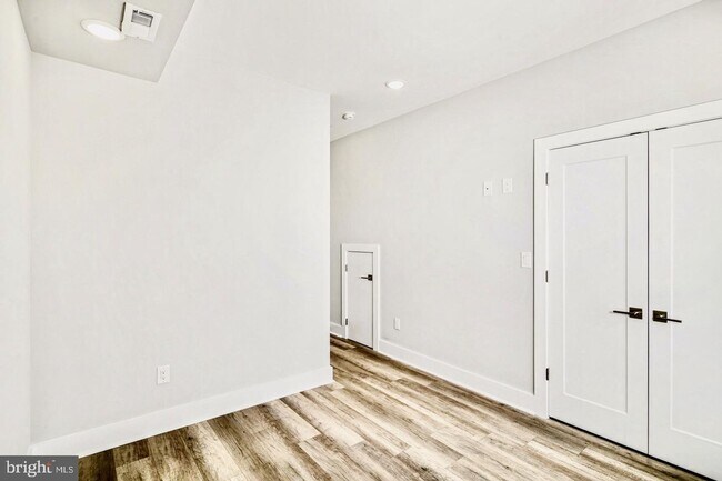 Building Photo - Brand New Luxury Apartments