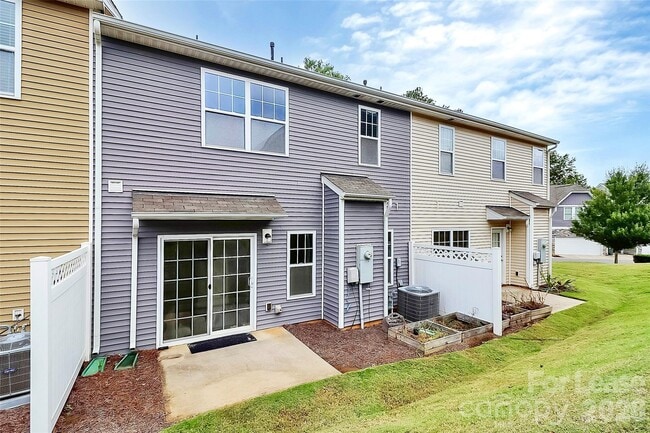 Building Photo - 7107 Adare Mews Rd