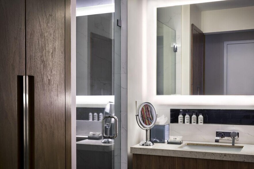 Building Photo - 1780 Polk St