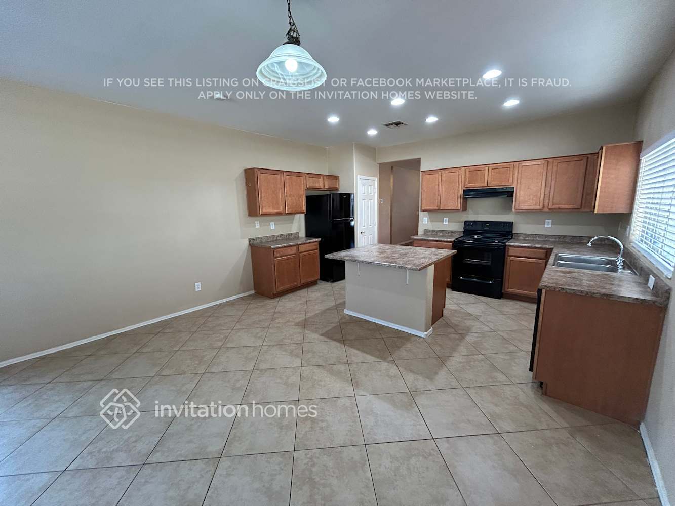 Building Photo - 7005 S 21st Dr