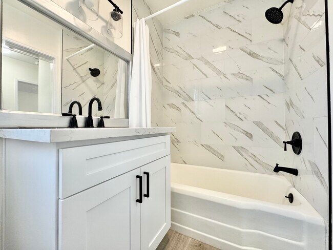 Building Photo - 2013 S Shenandoah St