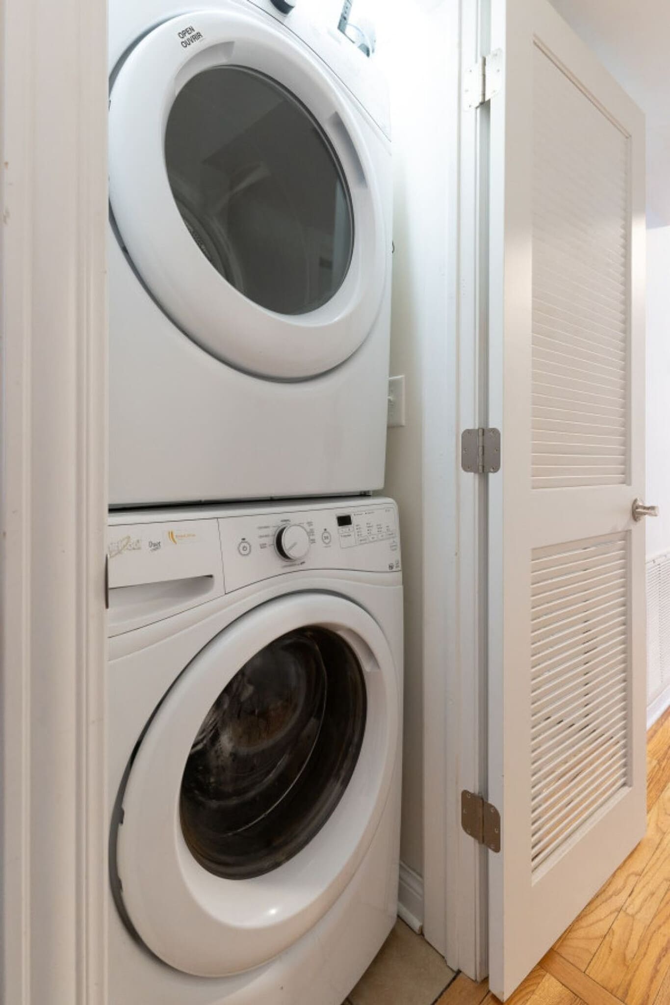 Building Photo - 2149 W Division St