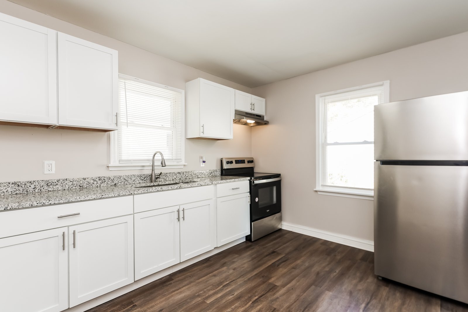 Building Photo - 649 Oakleaf Dr