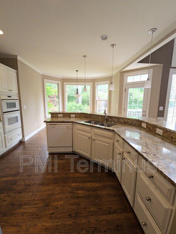 Building Photo - 3307 Fieldwood Dr SE