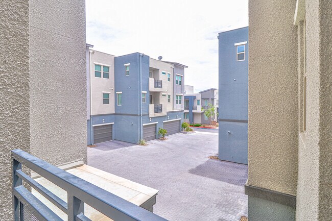 Building Photo - 11290 Hidden Peak Ave