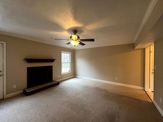 Building Photo - 1233 Wilderness Dr