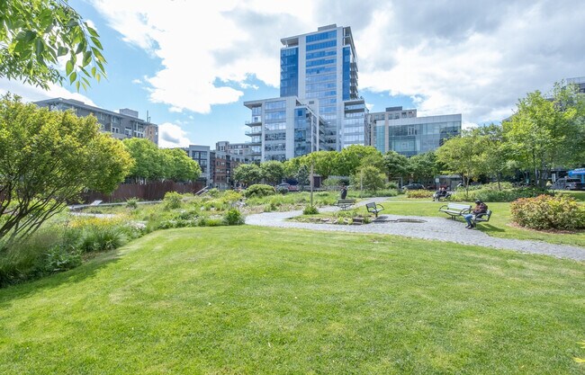 Building Photo - 1255 NW 9th Ave