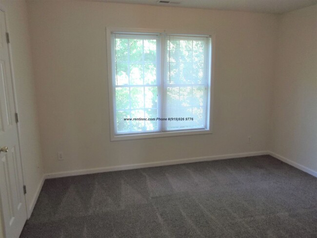 Building Photo - 2 Bed 2.5 Bath Townhouse in N. Raleigh nea...