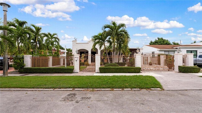 Building Photo - 2271 SW 25th St