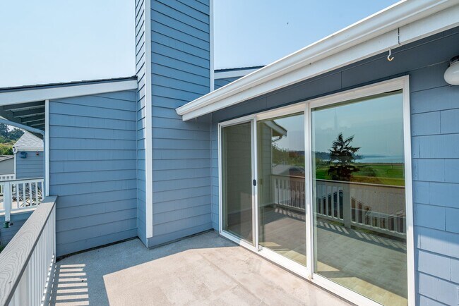 Building Photo - 2 Bed 2 Bath Apartment with a View