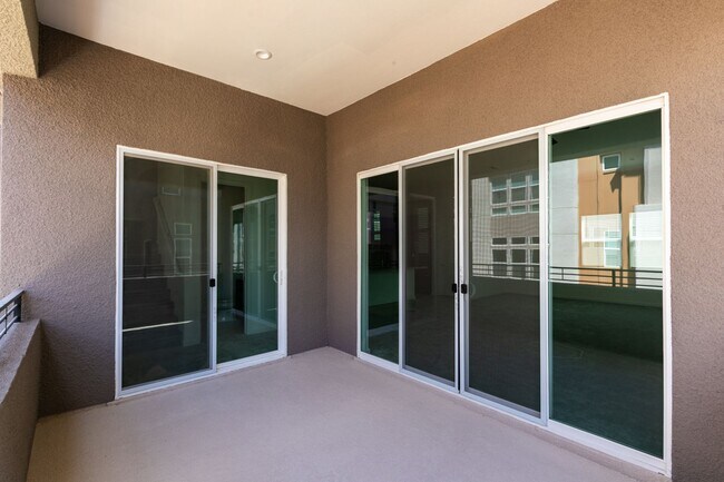 Building Photo - Stunning 4-Level Townhome in Inspirada | R...