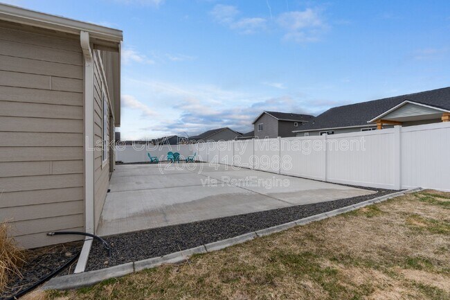Building Photo - 5673 W Rockingham Dr
