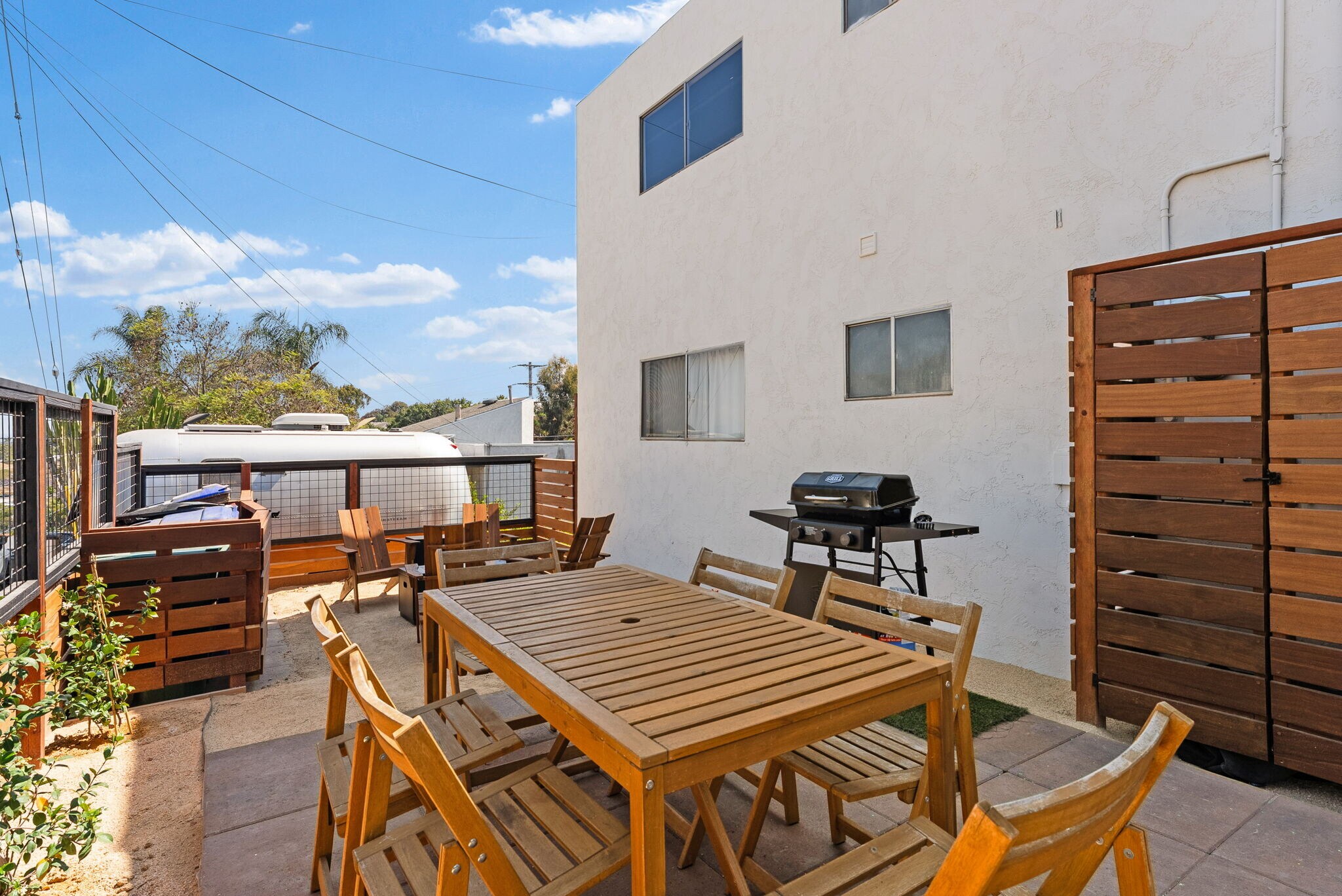 Building Photo - 2520 Haller St
