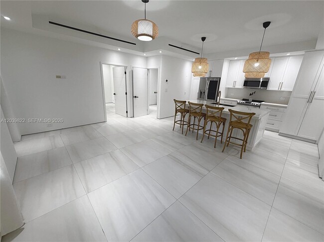 Building Photo - 4712 SW 64th Ct