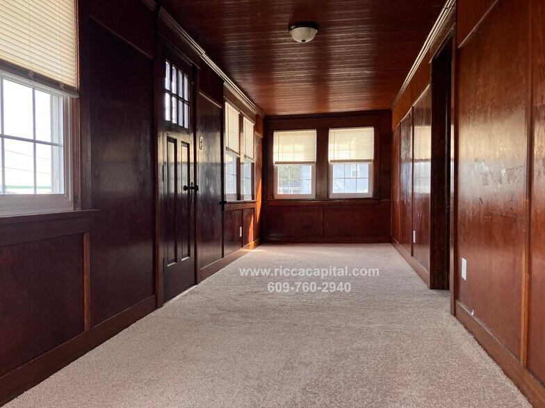 Building Photo - 685 Egg Harbor Rd