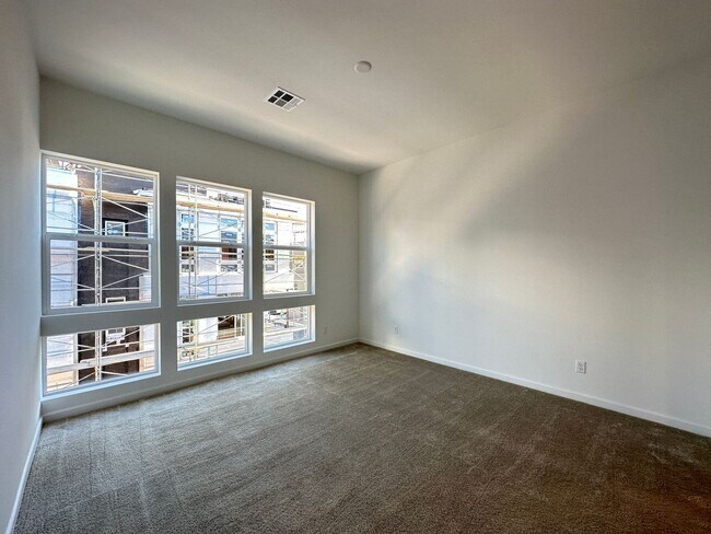 Building Photo - 3341 Esker Rdg Ave