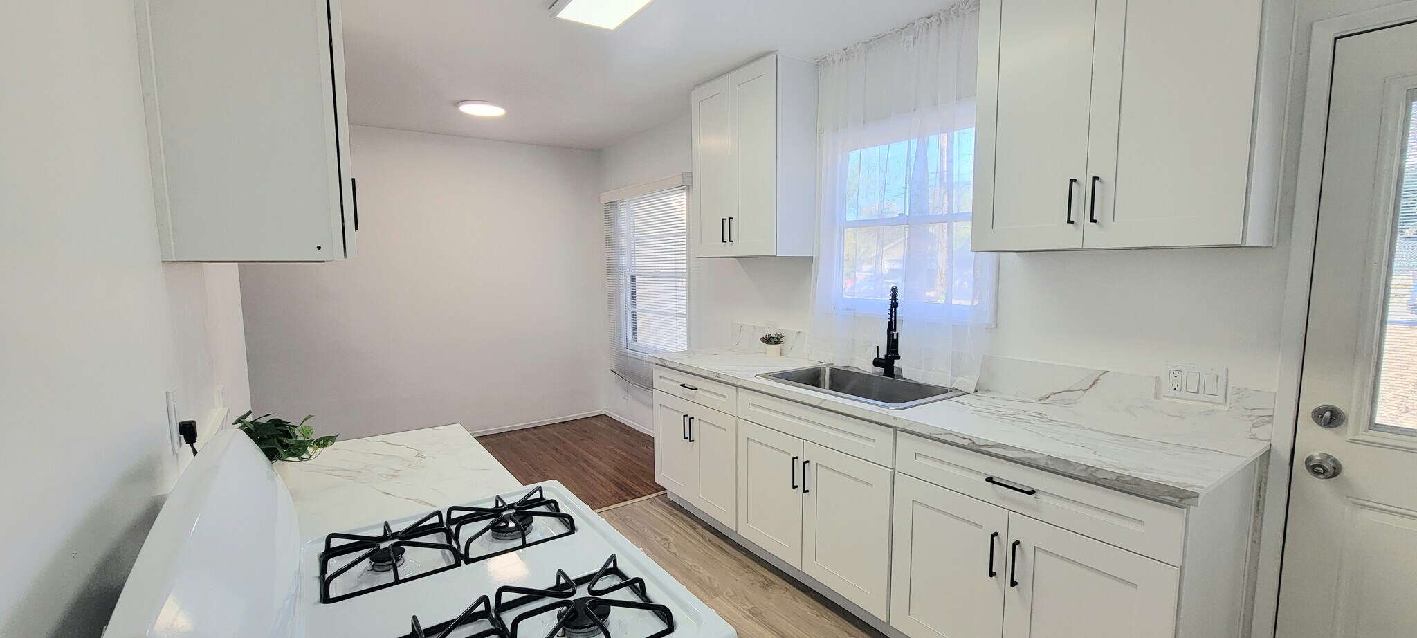 Building Photo - 16911 Glenetta Way