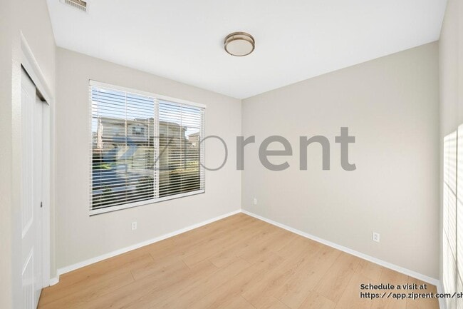 Building Photo - 5746 Brianhead Dr