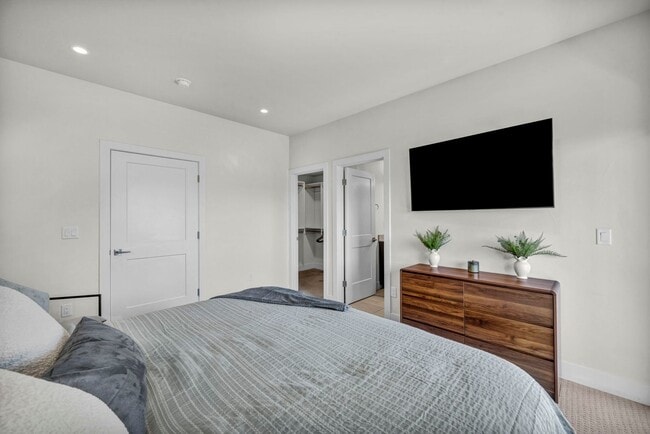 Building Photo - Mid-Town Modern Gem With EV Charger