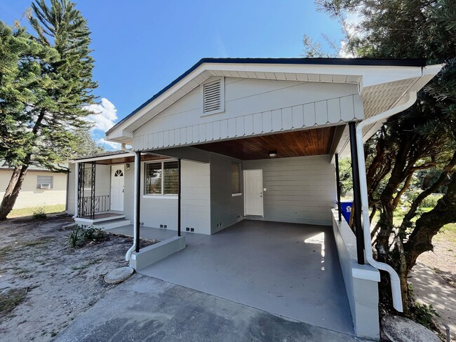 Building Photo - 3/1 AVAILABLE NOW!