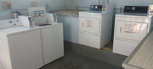 Building Photo - Cozy 1-Bedroom Condo Near the Marina and D...