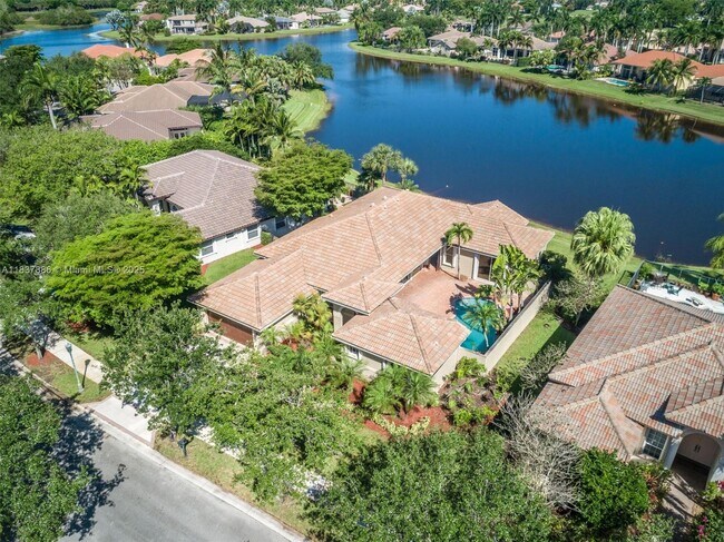 Building Photo - 2664 Edgewater Dr