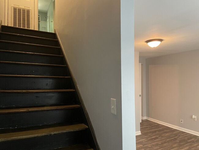 Building Photo - 207 Colleton Rd