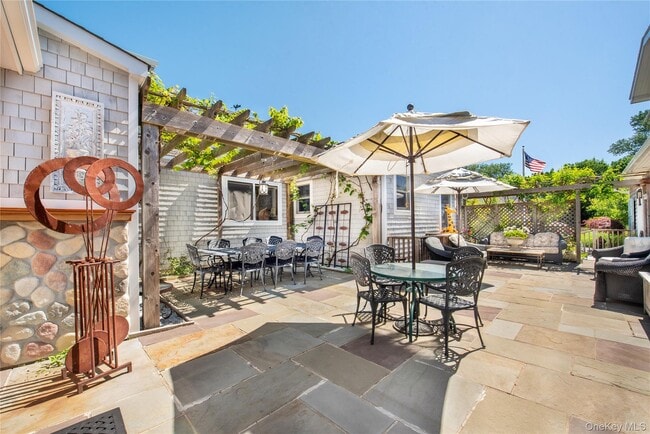 Building Photo - 6 White Ln