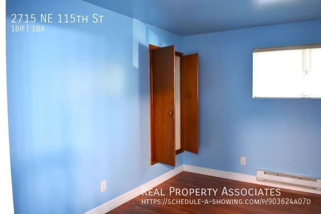 Building Photo - 2715 NE 115th St