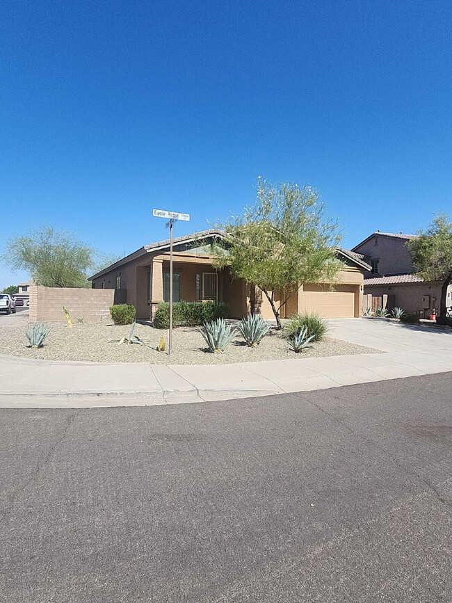 Building Photo - "Charming 3-Bed with 2 Full Baths and 2,162 Sq Ft of Comfort in Vistancia Village Peoria, AZ!"
