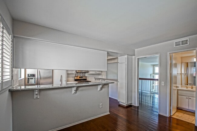 Building Photo - REMODELED, SPACIOUS & BRIGHT OCEAN-FACING CONDO IN BEAUTIFUL COMPLEX PERCHED ABOVE HOLLYWOOD RIVI...