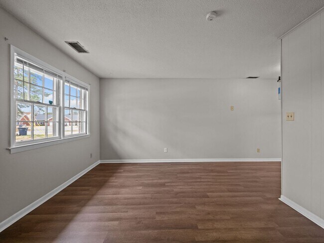 Building Photo - Welcome to Sophia Drive!