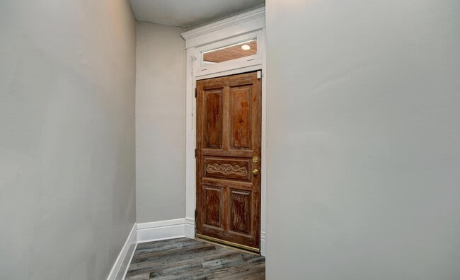 Building Photo - 1050 Oak St