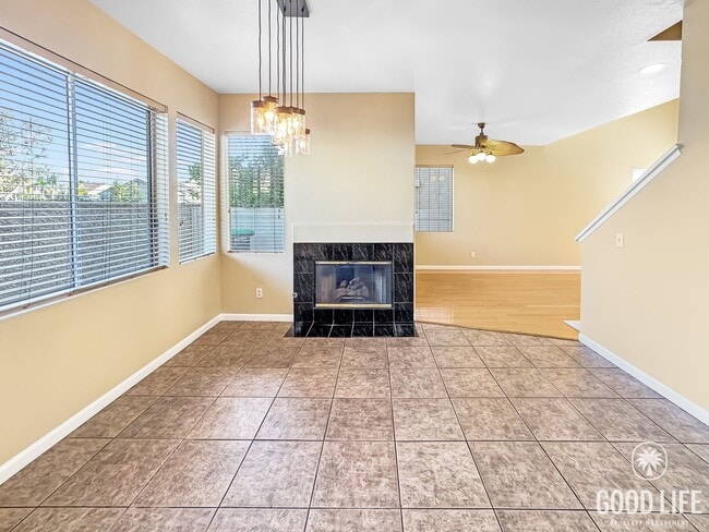 Building Photo - Immaculate 4Bd/2.5Ba Home with New Fridge, AC, Fenced Back Patio in Aliso Viejo!