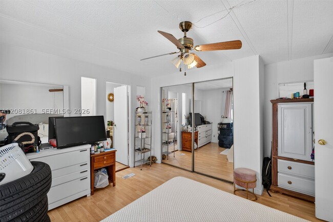 Building Photo - 2430 SW 53rd St